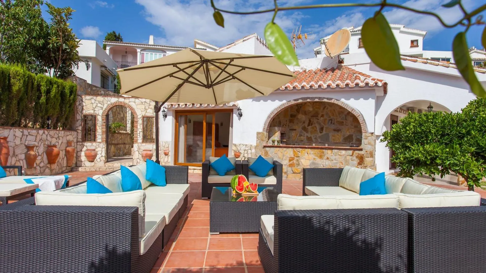 Summer Offers! Fabulous Luxury Villa Near The Beach Sleeps 8 Benalmadena
