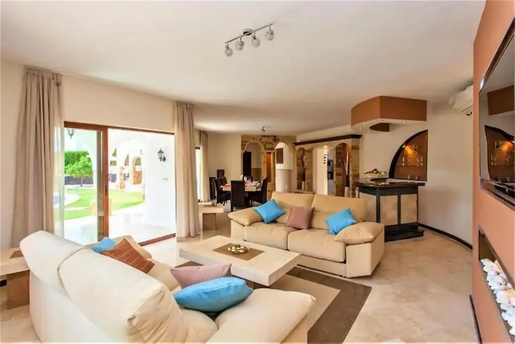 Summer Offers! Fabulous Luxury Villa Near The Beach Sleeps 8 Benalmadena Spain