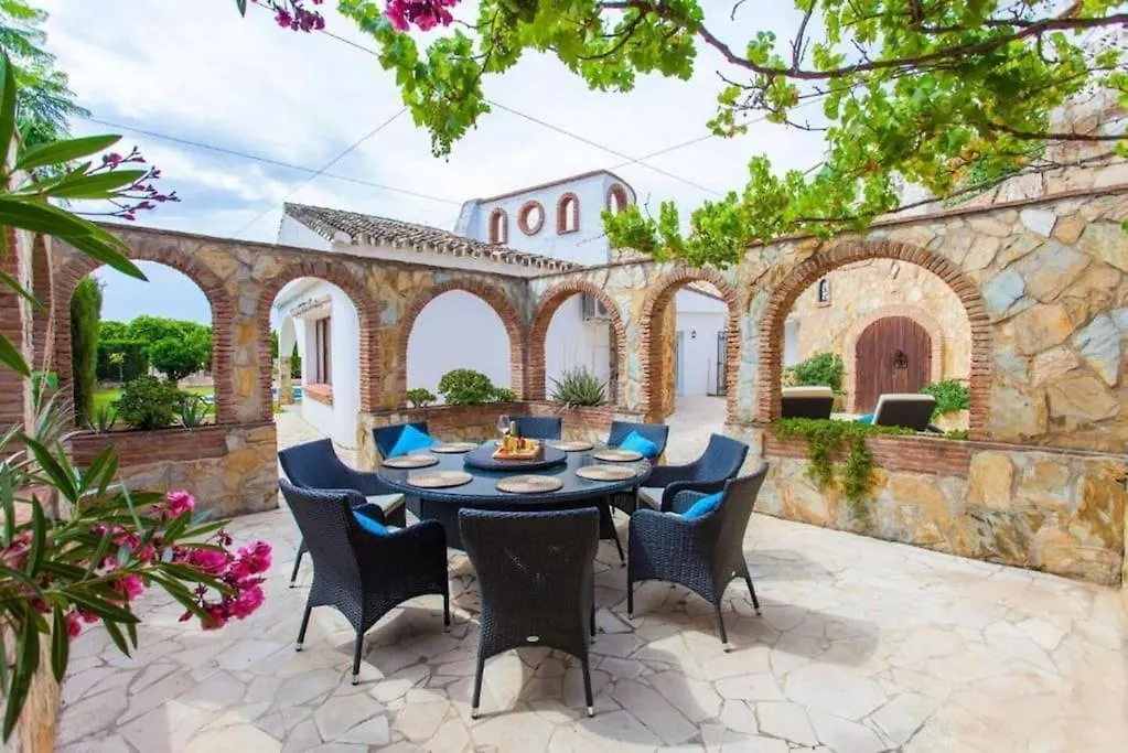 Summer Offers! Fabulous Luxury Villa Near The Beach Sleeps 8 Benalmadena