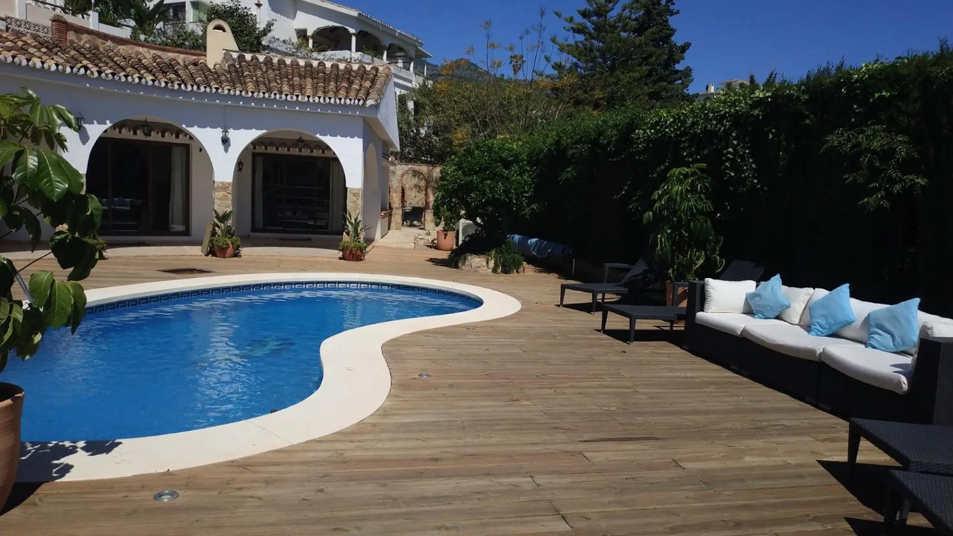 Summer Offers! Fabulous Luxury Villa Near The Beach Sleeps 8 Benalmadena