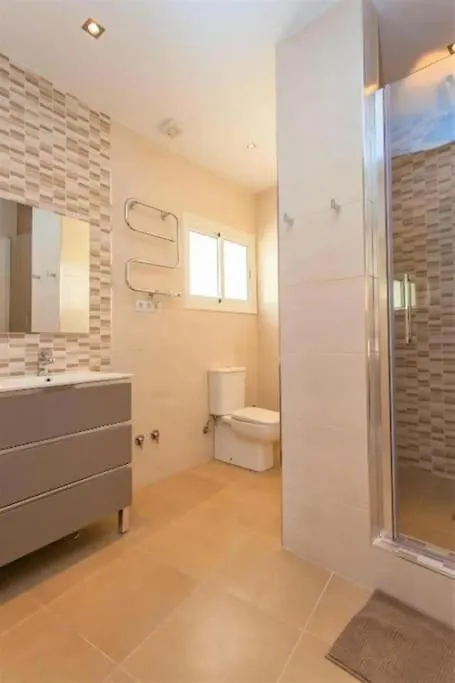 Summer Offers! Fabulous Luxury Villa Near The Beach Sleeps 8 Benalmadena