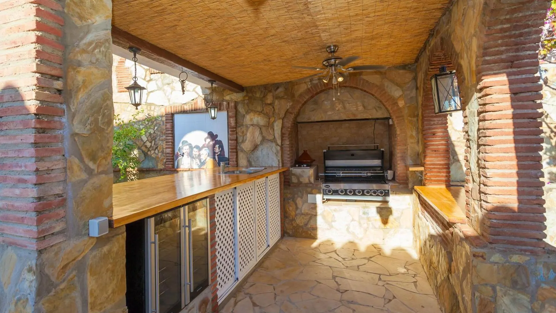 Summer Offers! Fabulous Luxury Villa Near The Beach Sleeps 8 Benalmádena 0*,  Spanyolország