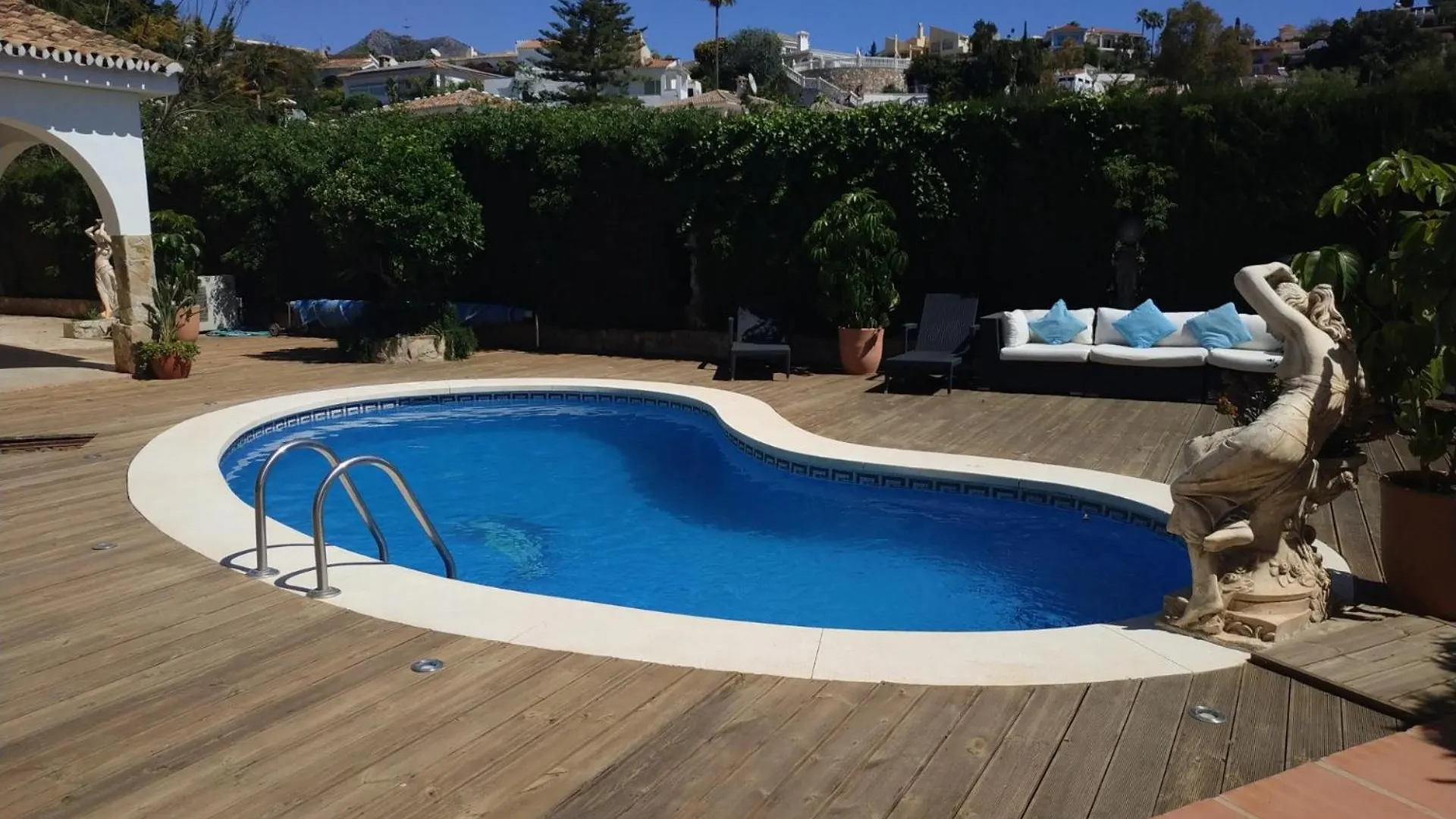 Summer Offers! Fabulous Luxury Villa Near The Beach Sleeps 8 Benalmádena