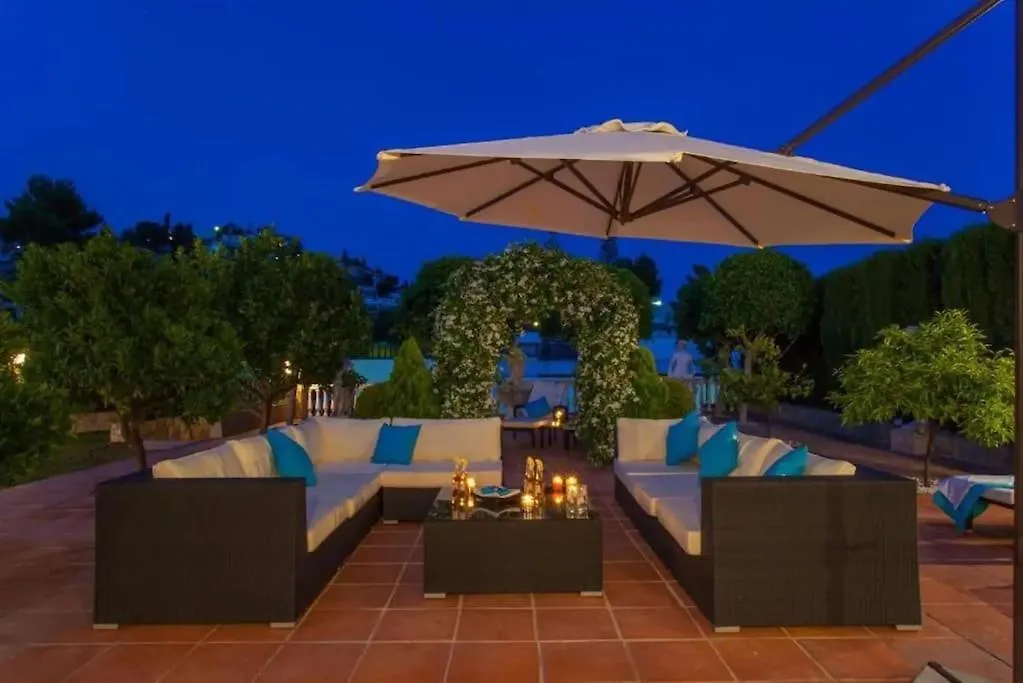Summer Offers! Fabulous Luxury Villa Near The Beach Sleeps 8 Benalmádena Spanyolország
