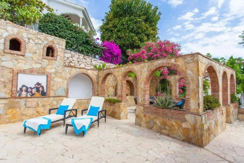 Summer Offers! Fabulous Luxury Villa Near The Beach Sleeps 8 Benalmádena