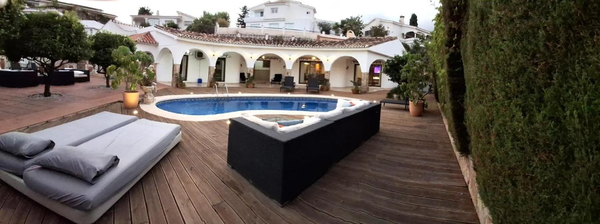 Summer Offers! Fabulous Luxury Villa Near The Beach Sleeps 8 Benalmádena