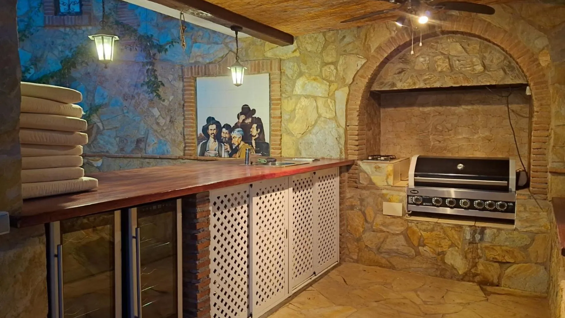 Summer Offers! Fabulous Luxury Villa Near The Beach Sleeps 8 Benalmádena