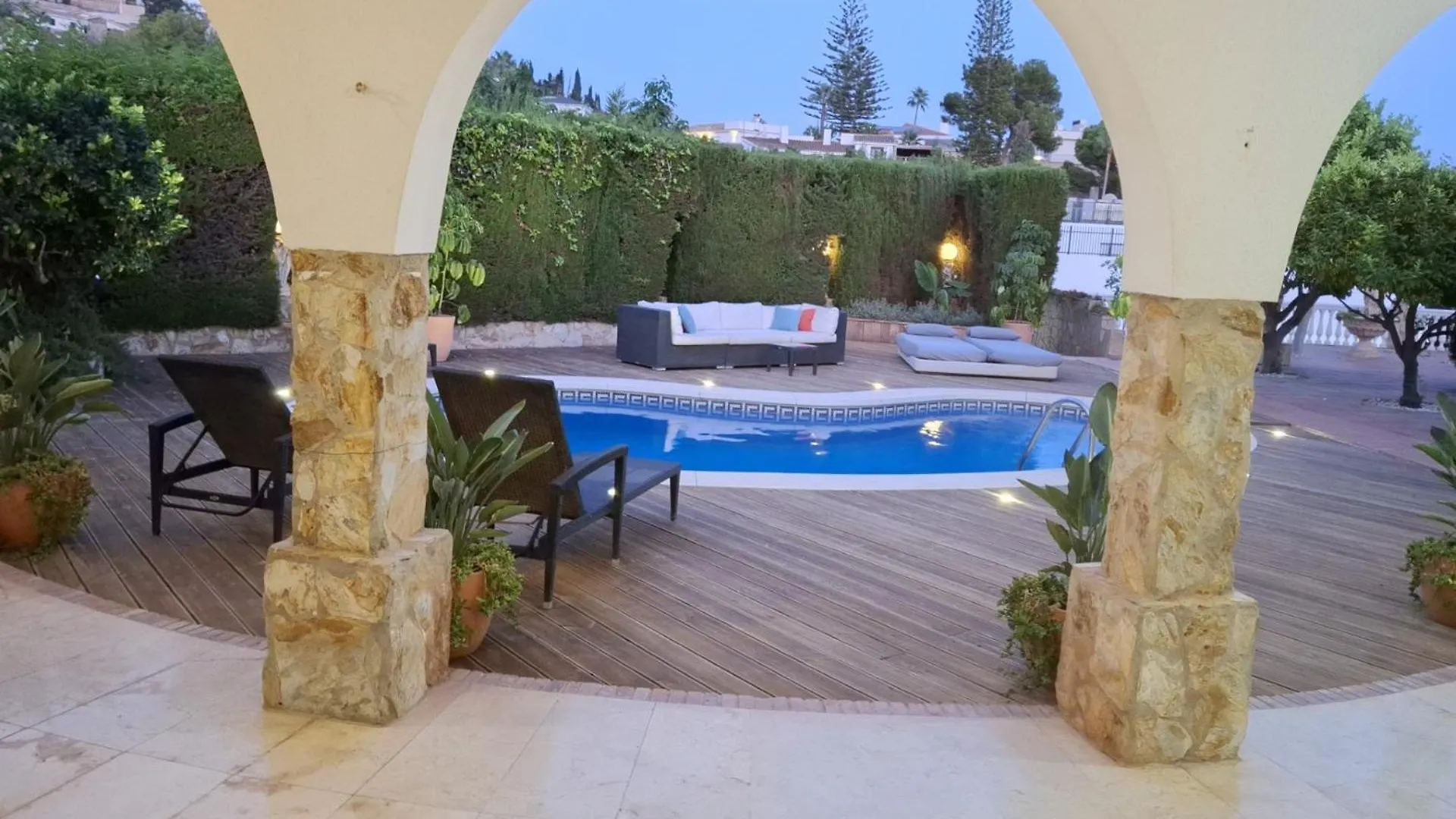 Summer Offers! Fabulous Luxury Villa Near The Beach Sleeps 8 Benalmádena